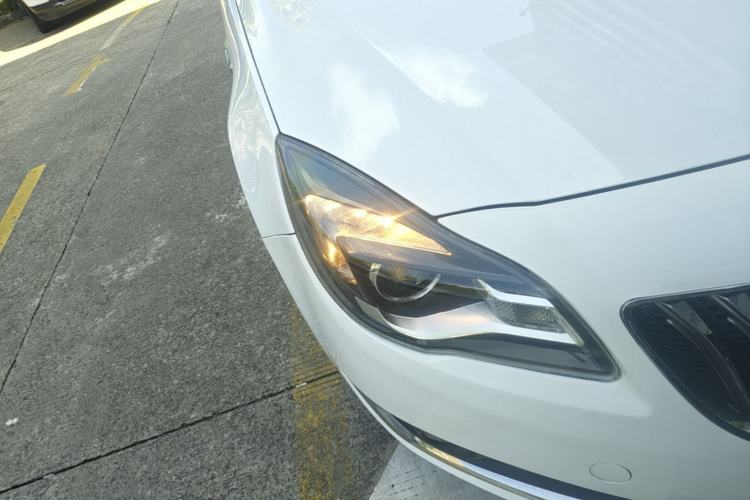 Used Buick Regal 2015 2.0L Leading Fashion Edition Exterior 6