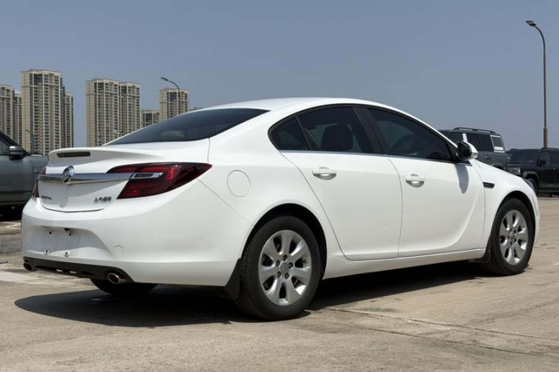 Used Buick Regal 2015 2.0L Leading Fashion Edition Exterior 6