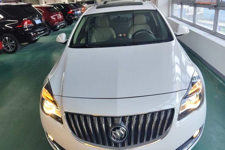 Used Buick Regal 2015 2.0L Leading Fashion Edition Front