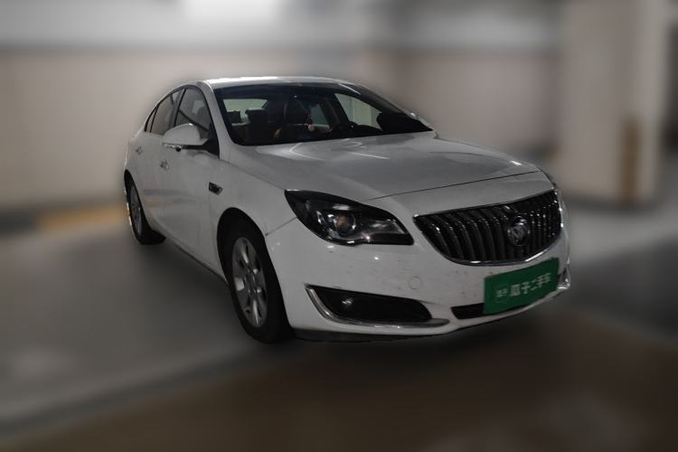 Used Buick Regal 2015 1.6T Elite Tech Model Front Right 45 Deg