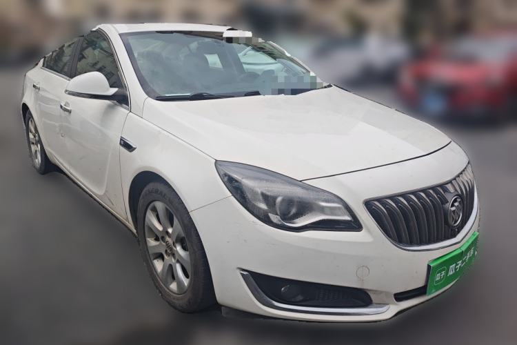 Used Buick Regal 2015 1.6T Leading Technology Model Front Right 45 Deg