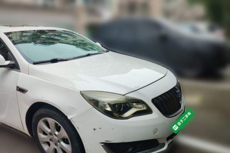 Used Buick Regal 2015 1.6T Leading Technology Model Front Right 45 Deg