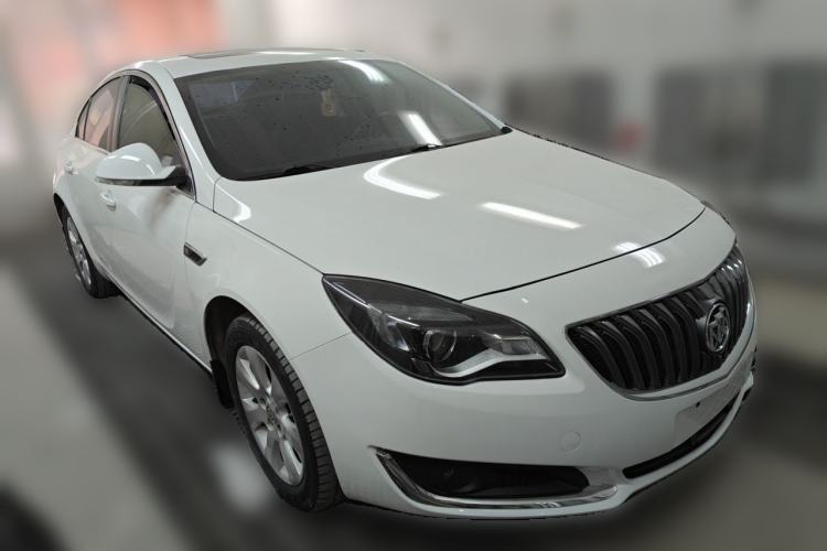 Used Buick Regal 2015 1.6T Leading Technology Model Front Right 45 Deg