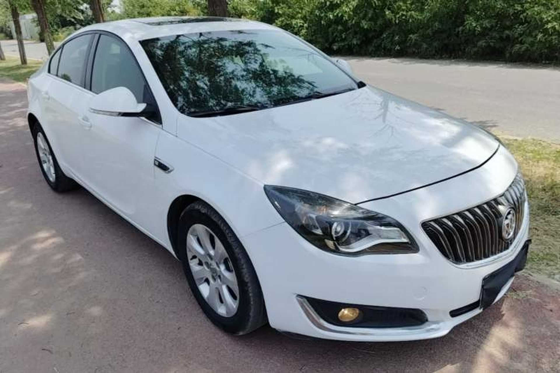Used Buick Regal 2015 1.6T Leading Technology Model Front Right 45 Deg