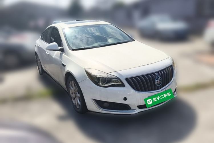 Used Buick Regal 2015 1.6T Leading Technology Model Front Right 45 Deg