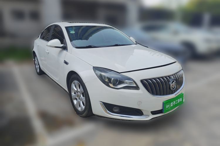 Used Buick Regal 2015 1.6T Leading Technology Model Front Right 45 Deg