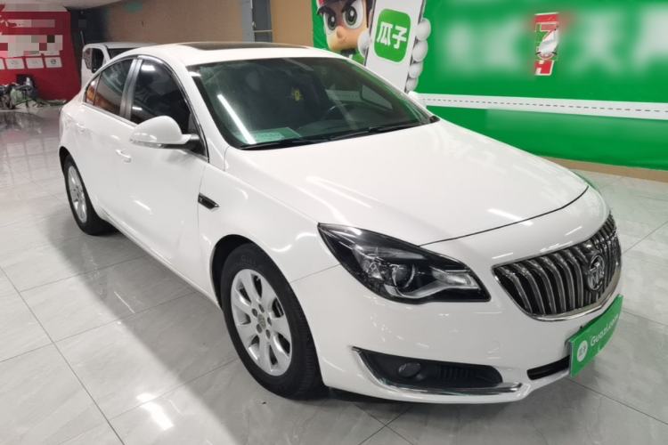 Used Buick Regal 2015 1.6T Leading Technology Model Front Right 45 Deg