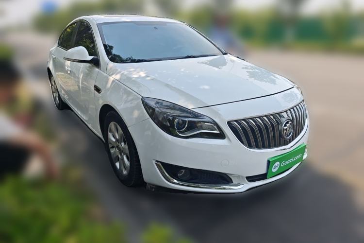 Used Buick Regal 2015 1.6T Leading Technology Model Front Right 45 Deg