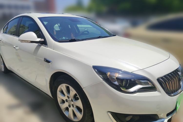 Used Buick Regal 2015 1.6T Elite Tech Model Front Right 45 Deg