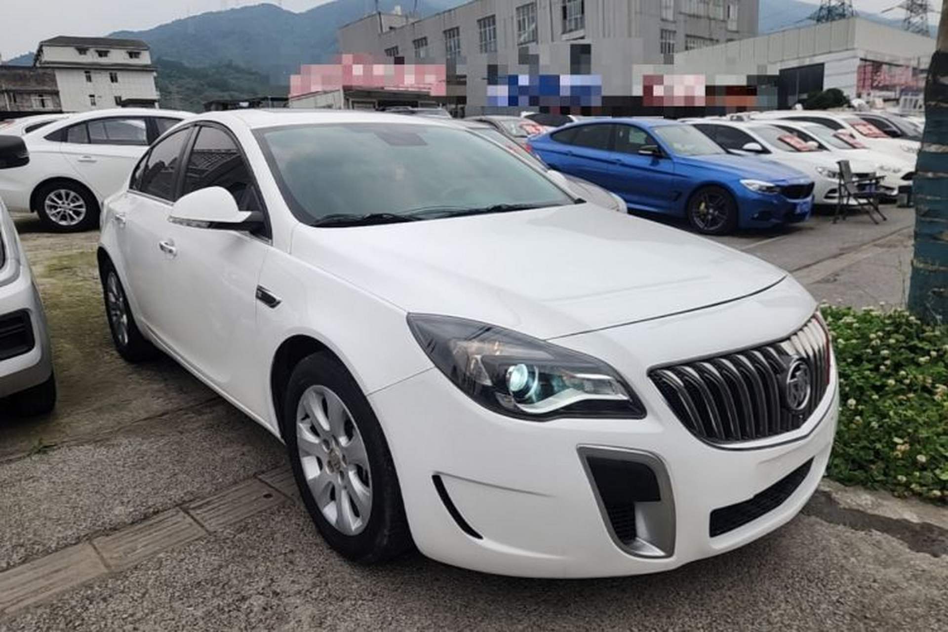 Used Buick Regal 2015 1.6T Elite Tech Model Front Right 45 Deg