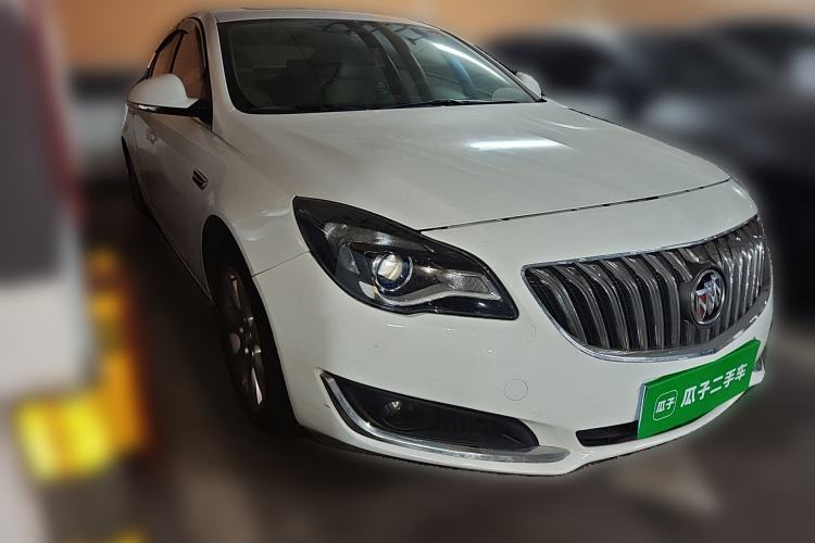 Used Buick Regal 2015 2.0L Leading Fashion Edition Front Right 45 Deg