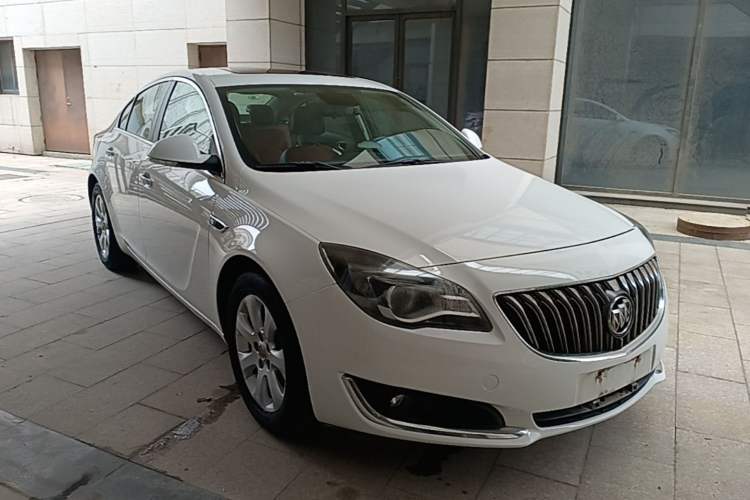 Used Buick Regal 2015 1.6T Elite Tech Model Front Right 45 Deg