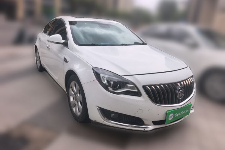 Used Buick Regal 2015 2.0L Elite Fashion Edition Front Right 45 Deg