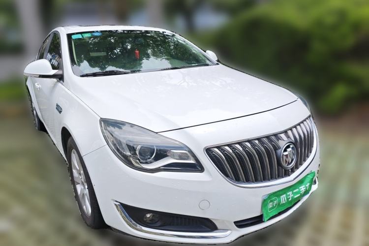 Used Buick Regal 2015 2.0L Leading Fashion Edition Front Right 45 Deg