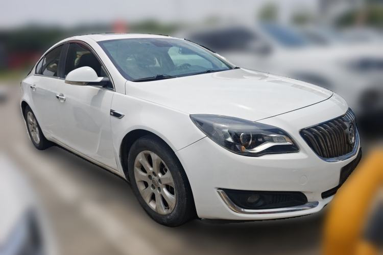 Used Buick Regal 2015 1.6T Elite Tech Model Front Right 45 Deg