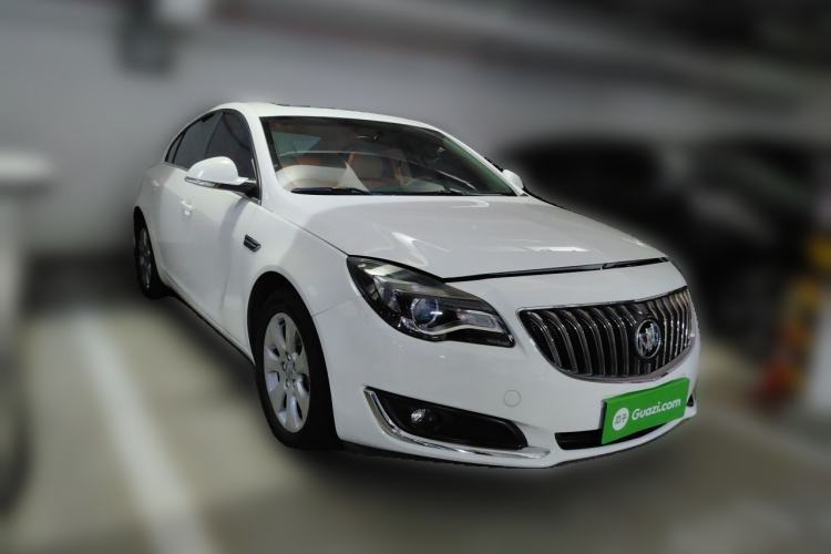 Used Buick Regal 2015 2.0L Leading Fashion Edition Front Right 45 Deg