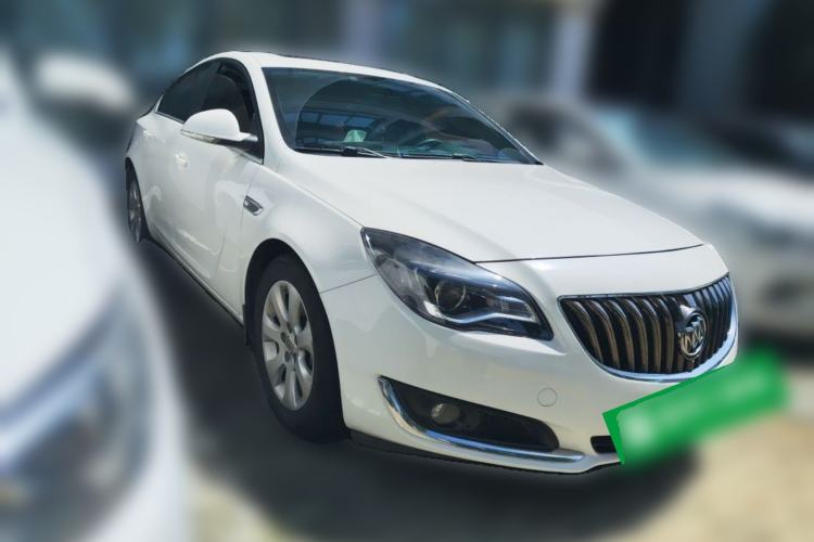 Used Buick Regal 2015 1.6T Leading Technology Model Front Right 45 Deg