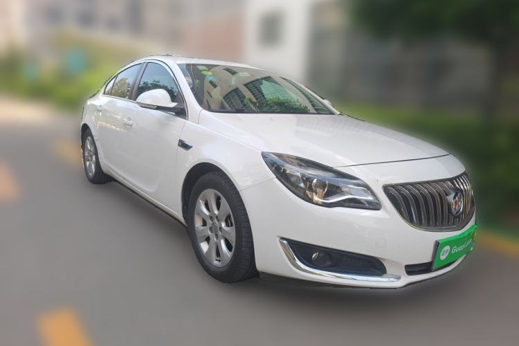 Used Buick Regal 2015 1.6T Leading Technology Model Front Right 45 Deg