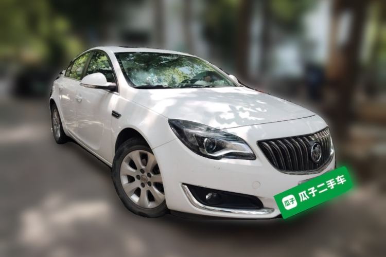 Used Buick Regal 2015 2.0L Leading Fashion Edition Front Right 45 Deg