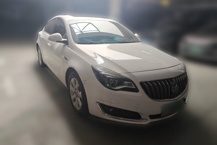 Used Buick Regal 2015 1.6T Leading Technology Model Front Right 45 Deg