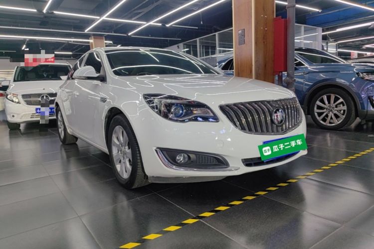 Used Buick Regal 2015 2.0L Leading Fashion Edition Front Right 45 Deg