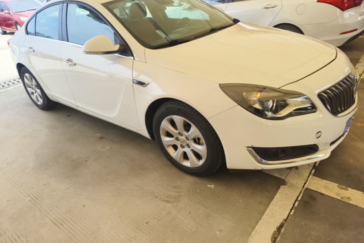 Used Buick Regal 2015 1.6T Elite Tech Model Front Right 45 Deg