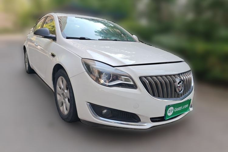 Used Buick Regal 2015 1.6T Leading Technology Model Front Right 45 Deg