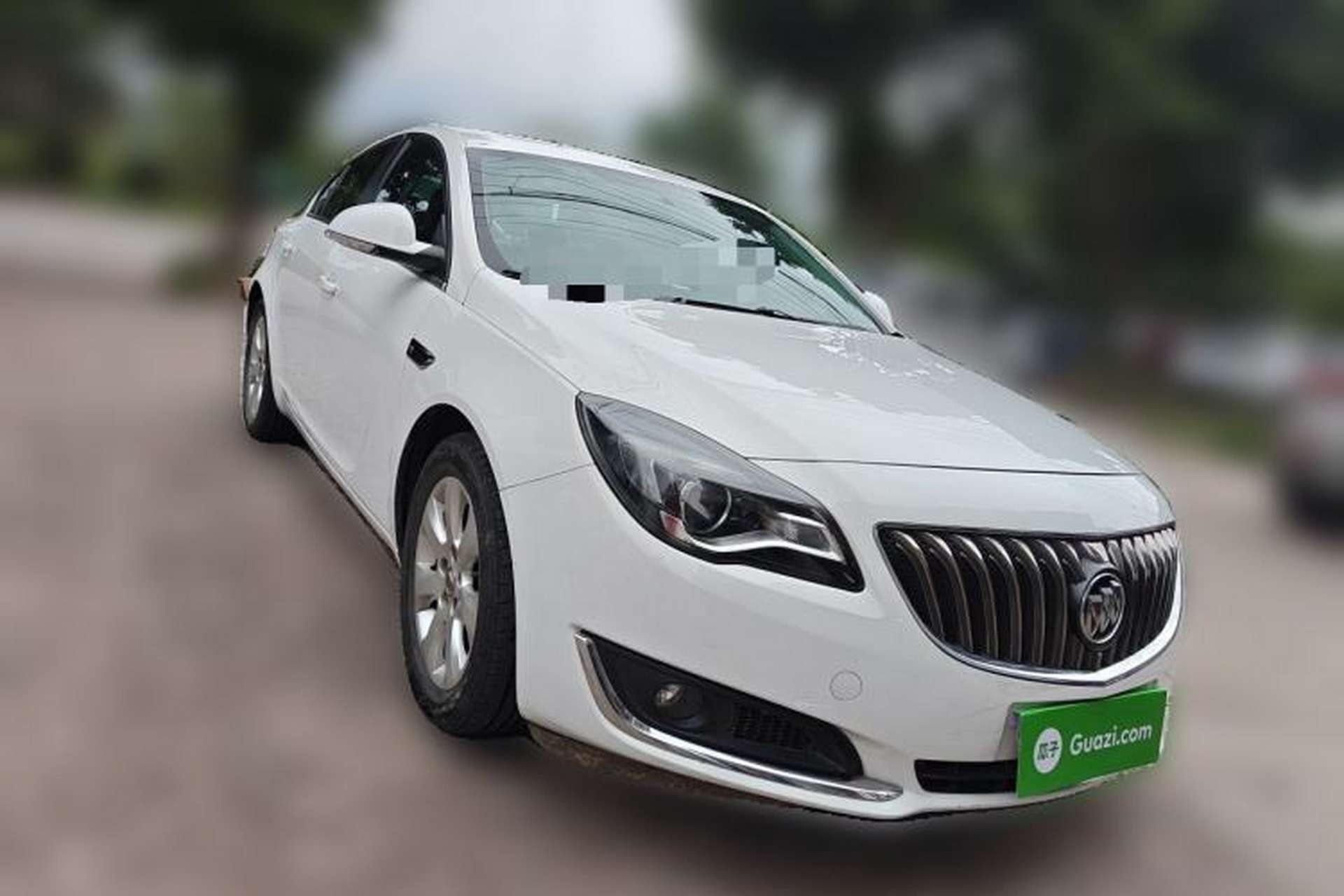 Used Buick Regal 2015 1.6T Leading Technology Model Front Right 45 Deg