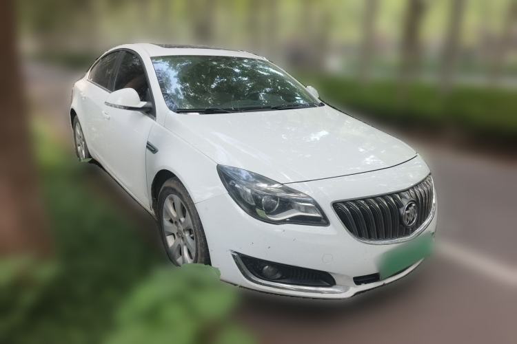Used Buick Regal 2015 2.0L Leading Fashion Edition Front Right 45 Deg