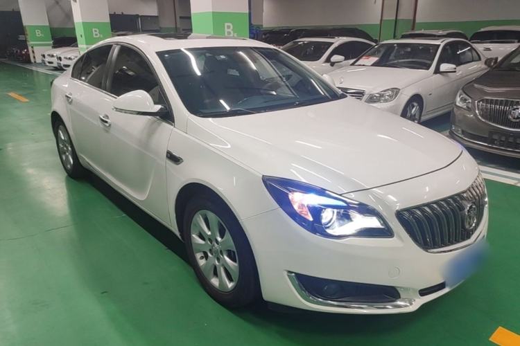 Used Buick Regal 2015 1.6T Elite Tech Model Front Right 45 Deg