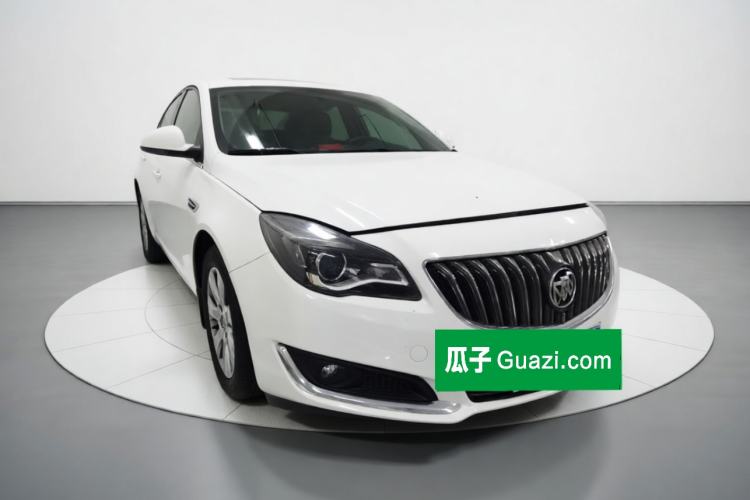 Used Buick Regal 2015 2.0L Leading Fashion Edition Front Right 45 Deg