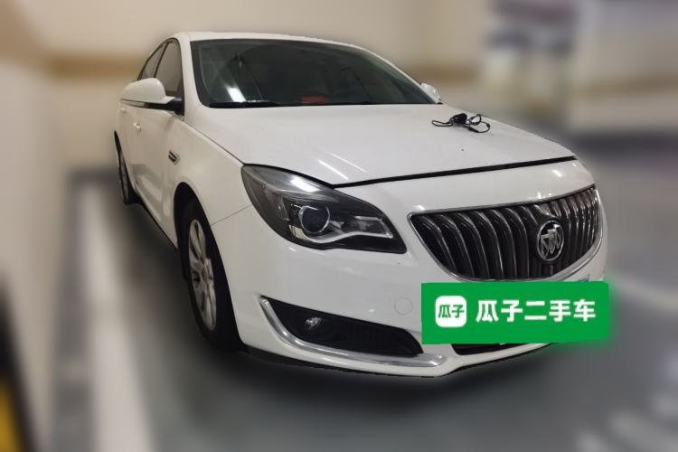 Used Buick Regal 2015 2.0L Leading Fashion Edition Front Right 45 Deg