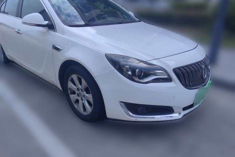 Used Buick Regal 2015 1.6T Elite Tech Model Front Right 45 Deg