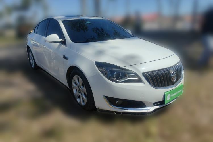 Used Buick Regal 2015 1.6T Leading Technology Model Front Right 45 Deg
