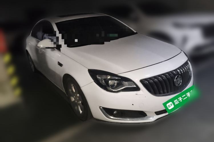 Used Buick Regal 2015 1.6T Leading Technology Model Front Right 45 Deg