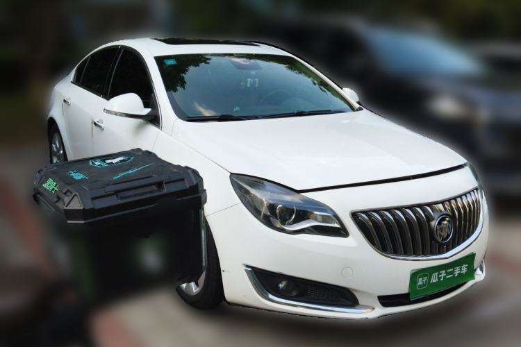 Used Buick Regal 2015 2.0L Elite Fashion Edition Front Right 45 Deg