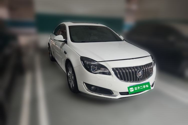 Used Buick Regal 2015 2.0L Elite Fashion Edition Front Right 45 Deg