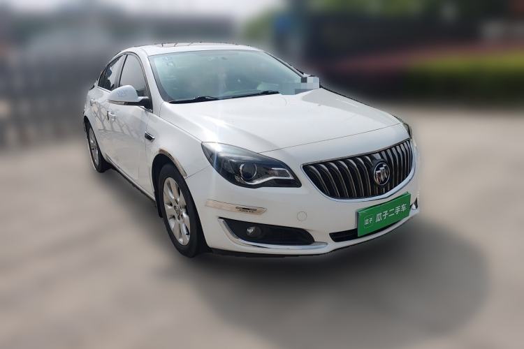 Used Buick Regal 2015 1.6T Leading Technology Model Front Right 45 Deg