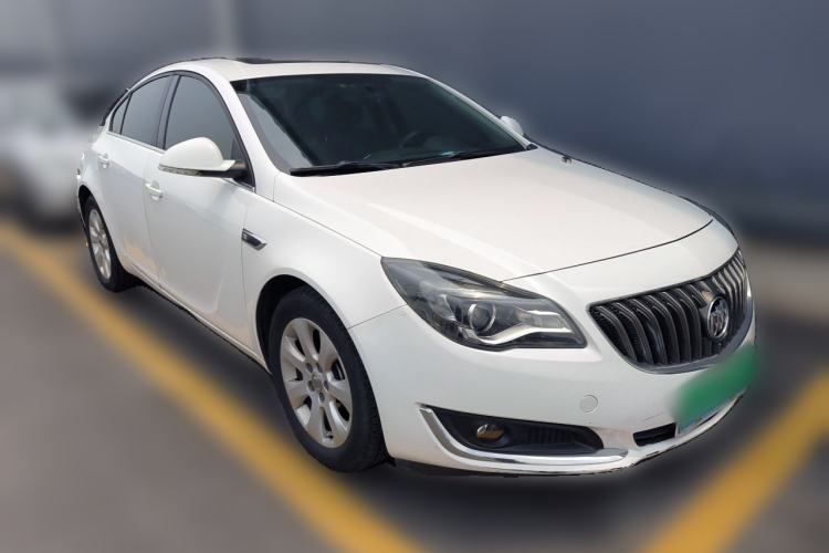 Used Buick Regal 2015 1.6T Leading Technology Model Front Right 45 Deg