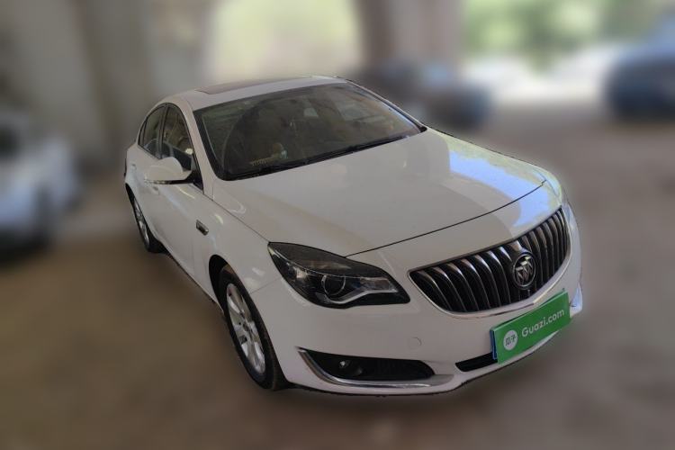 Used Buick Regal 2015 1.6T Leading Technology Model Front Right 45 Deg