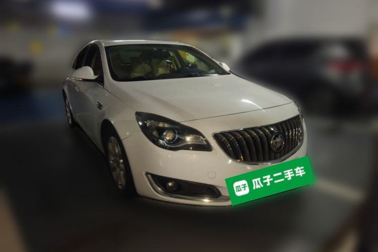 Used Buick Regal 2015 2.0L Leading Fashion Edition Front Right 45 Deg