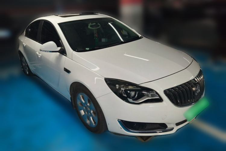 Used Buick Regal 2015 1.6T Leading Technology Model Front Right 45 Deg