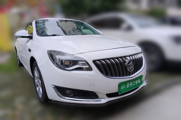 Used Buick Regal 2015 1.6T Leading Technology Model Front Right 45 Deg