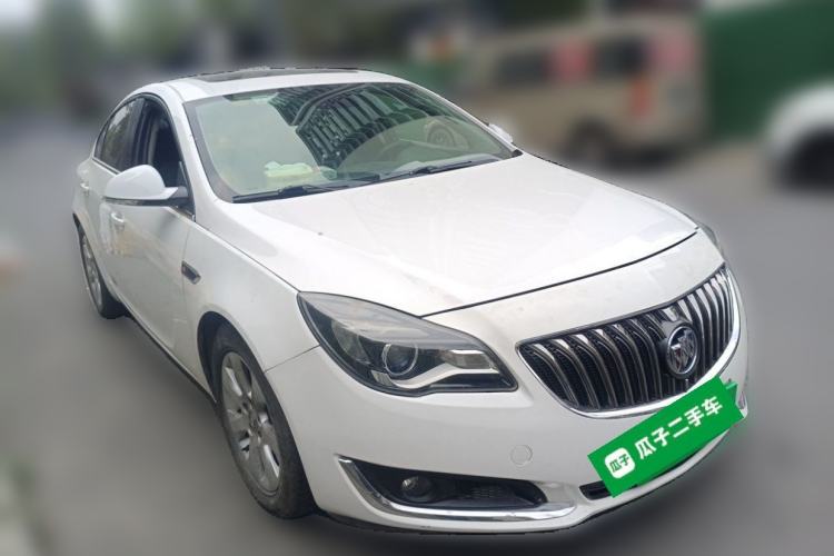 Used Buick Regal 2015 1.6T Fashion Tech Model Front Right 45 Deg