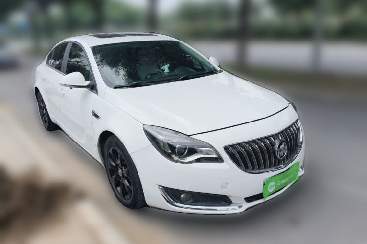 Used Buick Regal 2015 1.6T Leading Technology Model Front Right 45 Deg