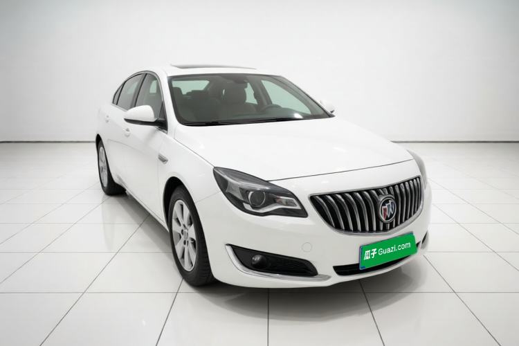 Used Buick Regal 2015 2.0L Leading Fashion Edition Front Right 45 Deg