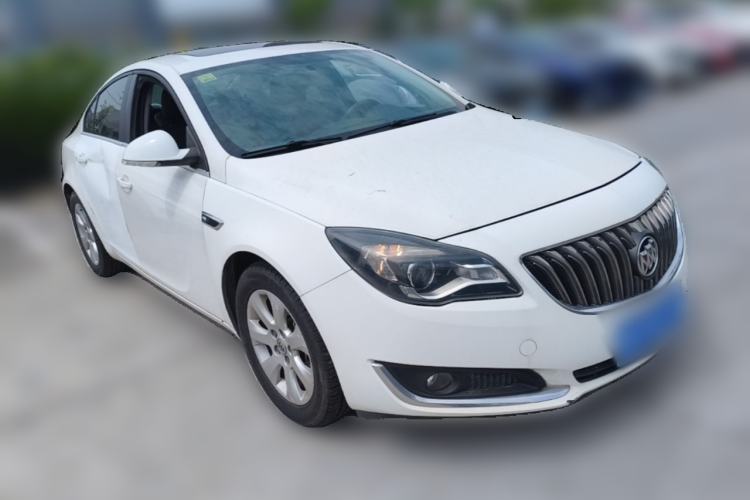 Used Buick Regal 2015 1.6T Leading Technology Model Front Right 45 Deg