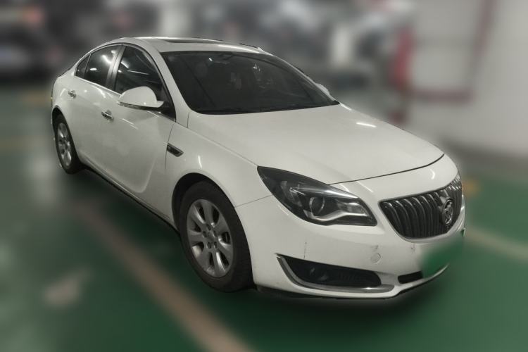 Used Buick Regal 2015 1.6T Elite Tech Model Front Right 45 Deg