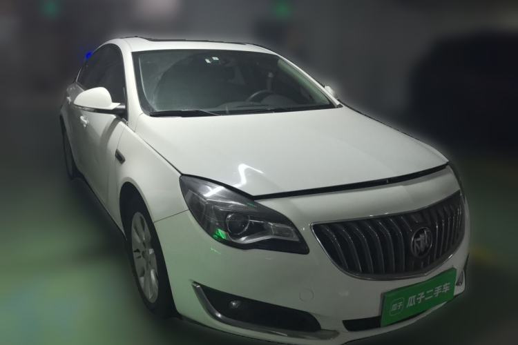 Used Buick Regal 2015 1.6T Leading Technology Model Front Right 45 Deg
