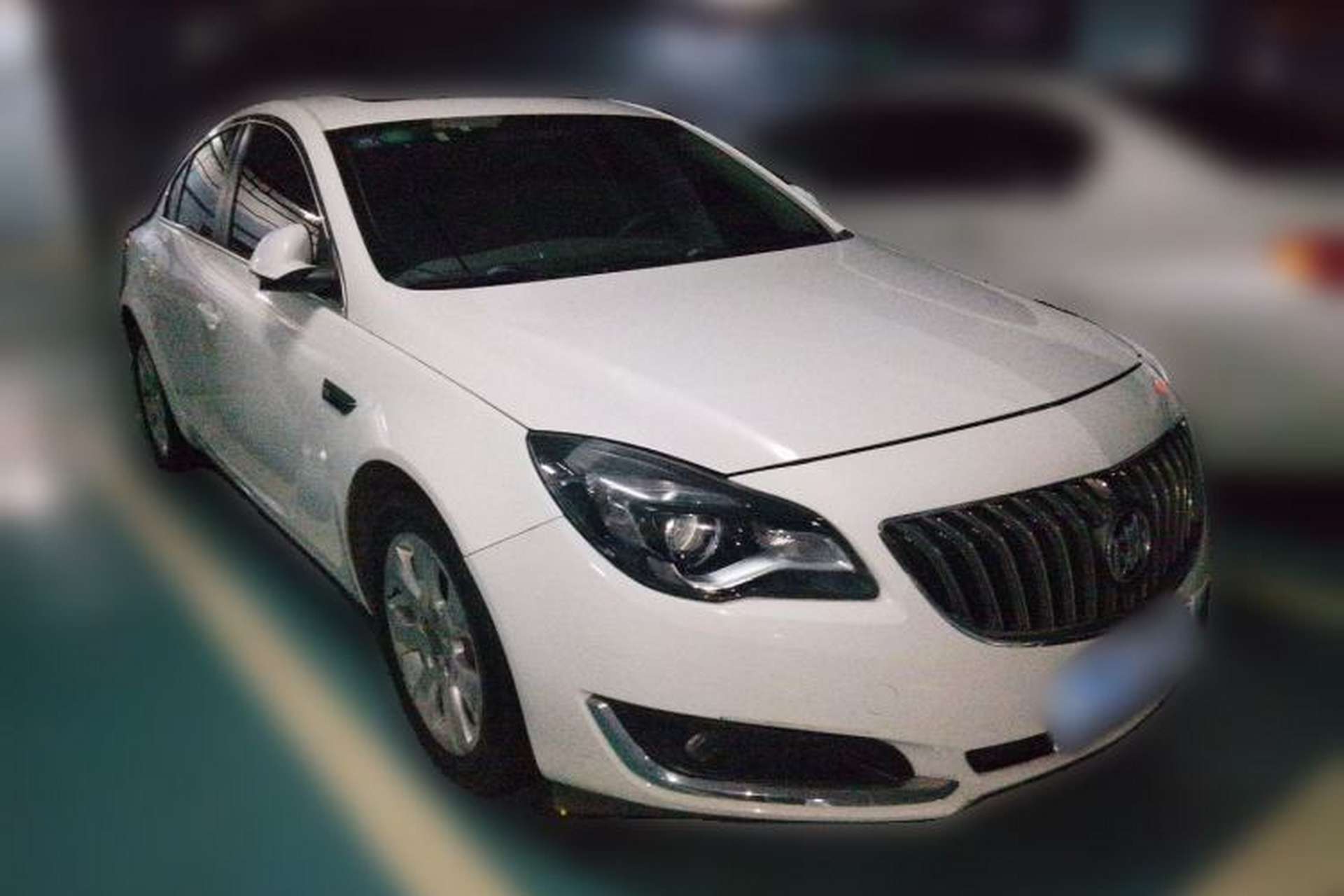Used Buick Regal 2015 1.6T Leading Technology Model Front Right 45 Deg